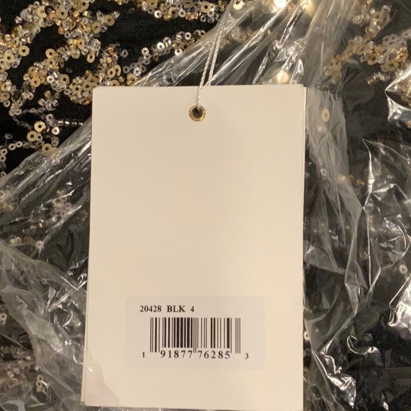 Mac Duggal 20428 NWT EMBELLISHED GATHERED PUFF SLEEVE FAUX WRAP GOWN - Picture 9 of 10